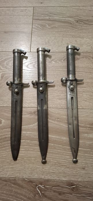 Baionetă Suedia M1896 - WW1
Lungime totală 34 cm si lama 21 cm 
Pret 6