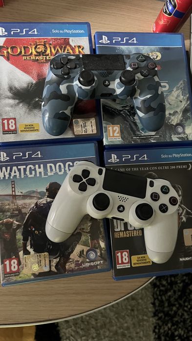 Vand PS4-1TB-4 jocuri si 2 controller