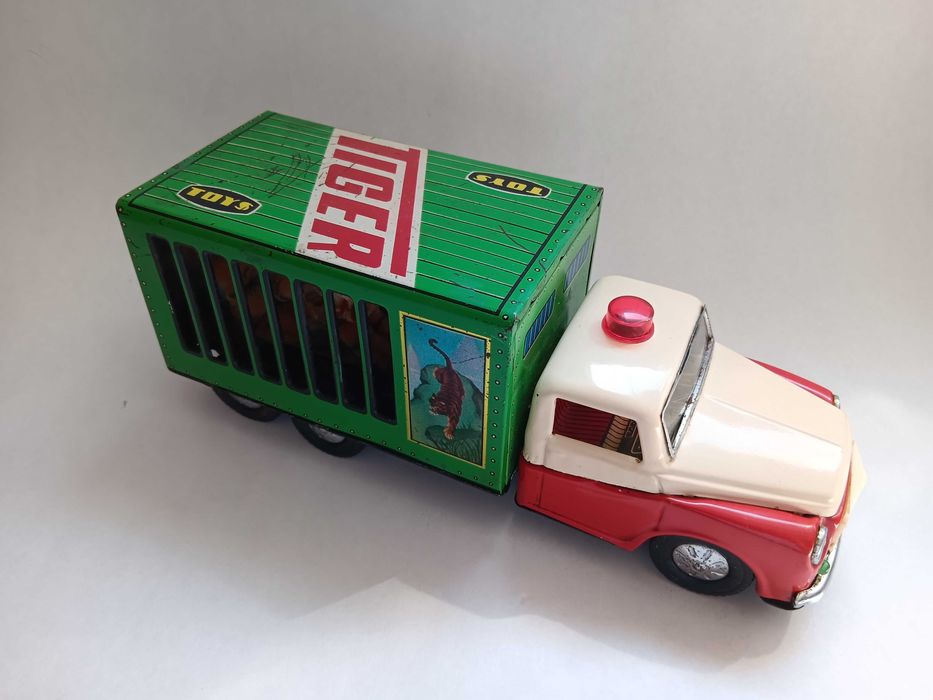 Jucarie veche China MF 239, de colectie, din tabla Perioada comunista