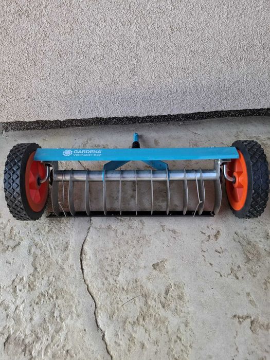 Scarificator manual Gardena cu roți – ca nou, folosit o singură dată