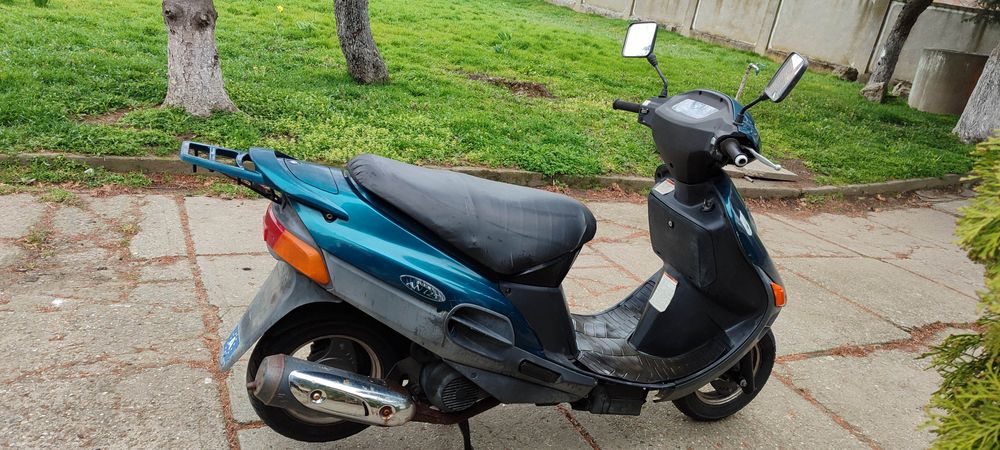 Scooter Suzuki 125 cm3 cu pornire la Buton