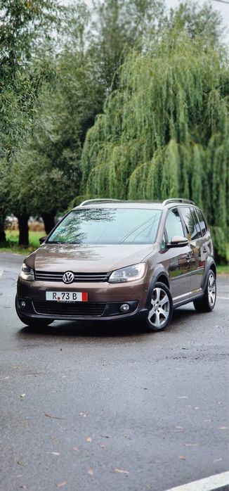 Volkswagen Touran Cross ..2.0TDI-140CP ..An fabricație:2012 ..Euro 5