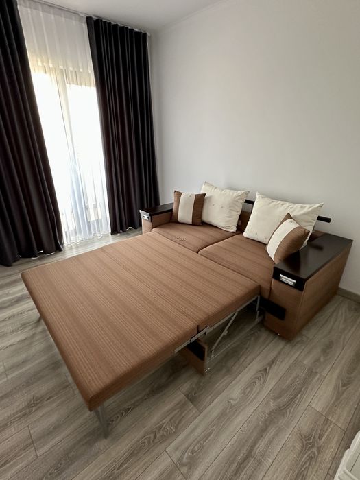 Canapea extensibilă din lemn natural
