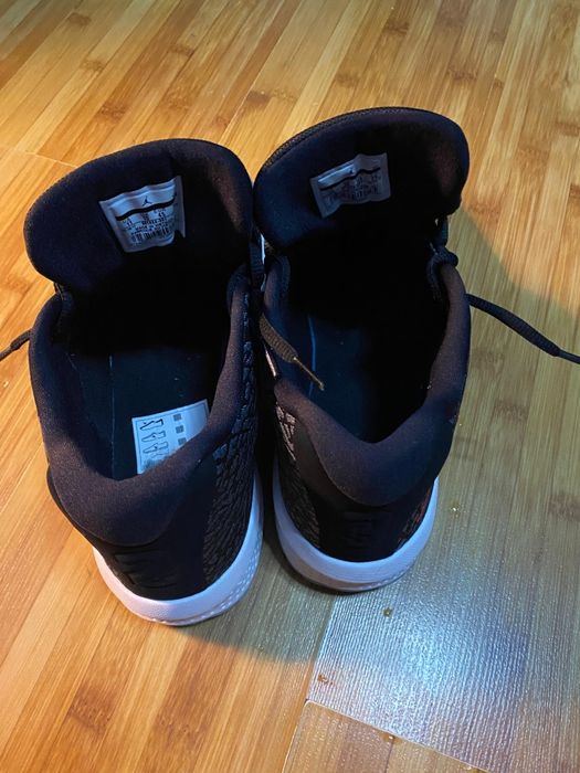 Adidași Nike Jordan