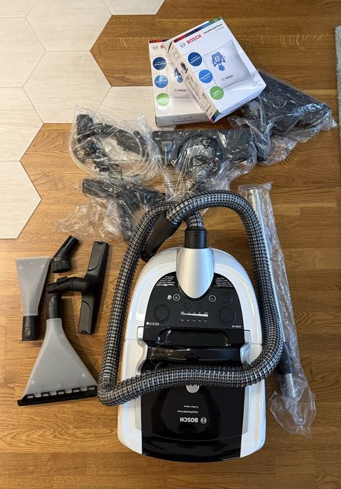 Прахосмукачка BOSCH Aqua Wash and Clean Serie 4