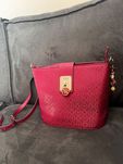 Дамска чанта GUESS