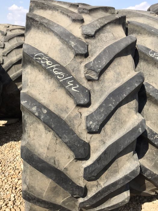 650/65r42 Pirelli