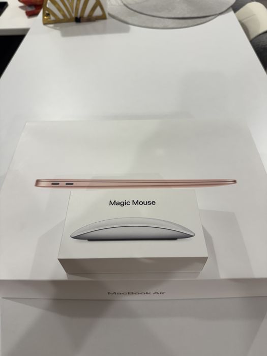 Vand Macbook Air M1 + Magic Mouse