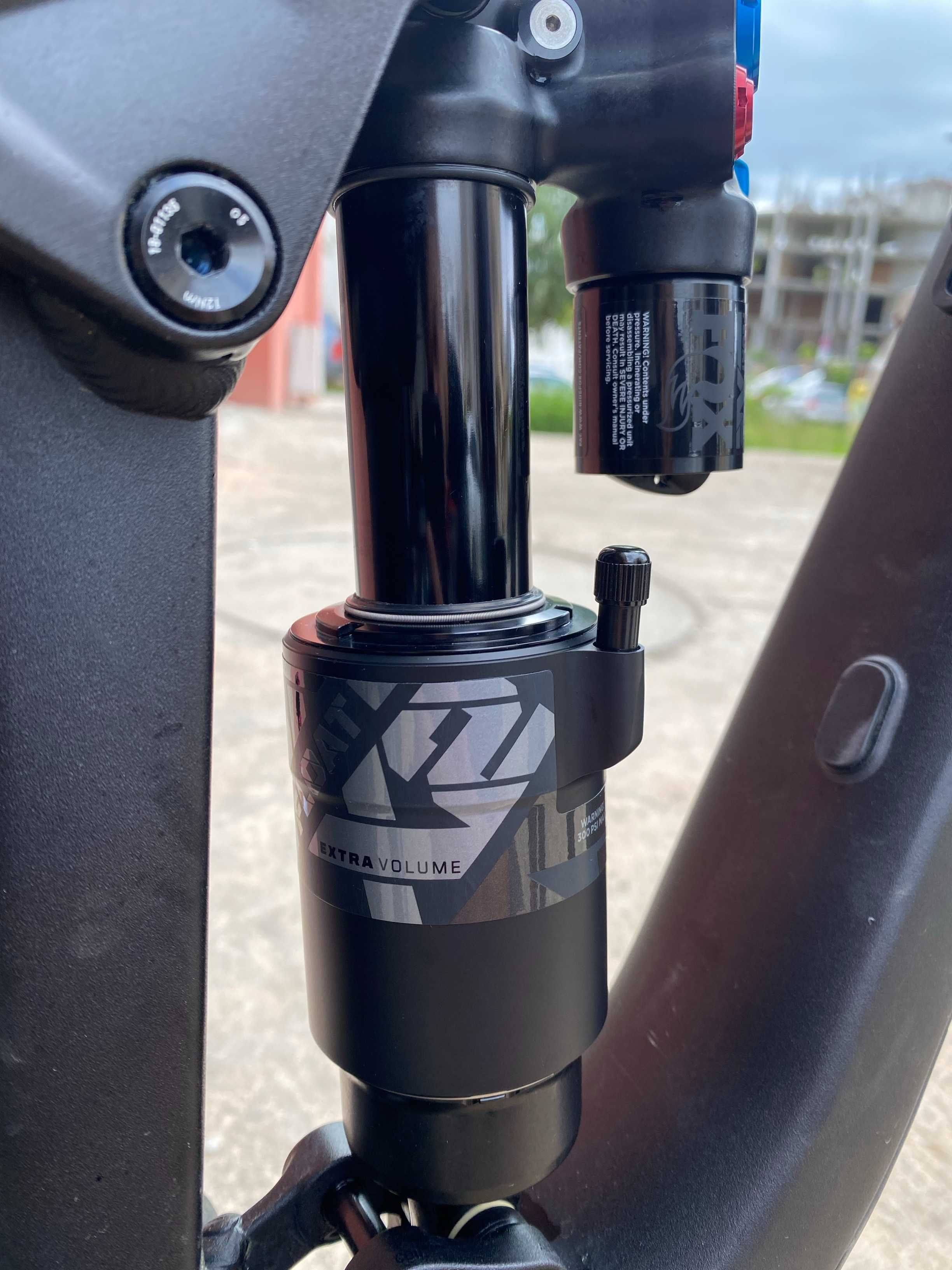 2024 FOX performance series float X2