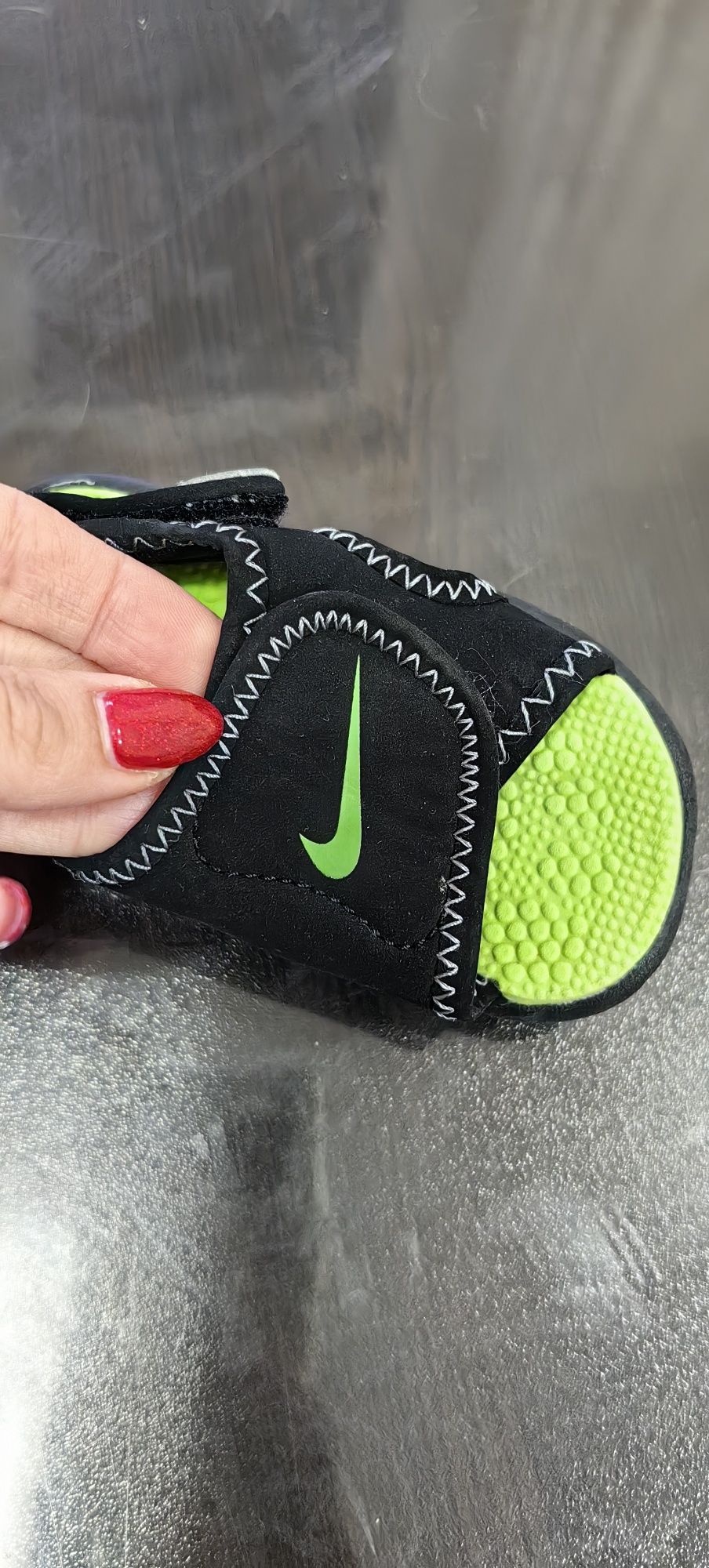 Бебешки оригинални сандали Nike 19.5