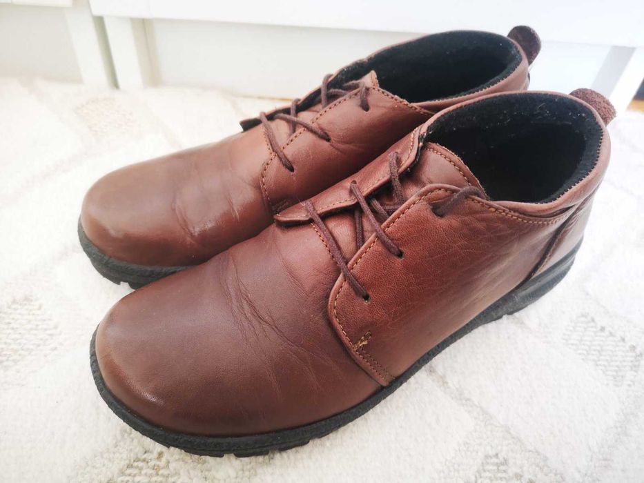 Обувки от естествена кожа с поларен хастар 38-ми номве