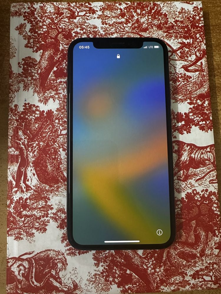 iPhone X 65гб в хорошем состояний