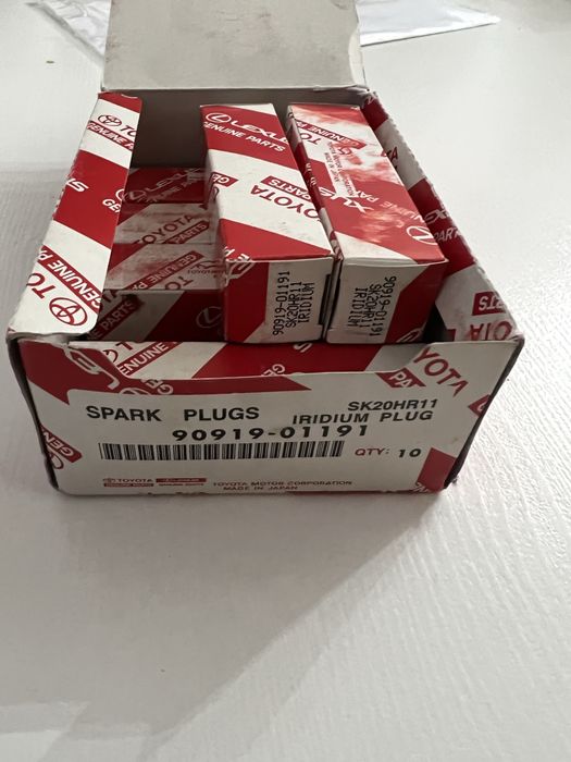 Свечи зажигания на Toyota Prado 4.0 оригинал Denso
