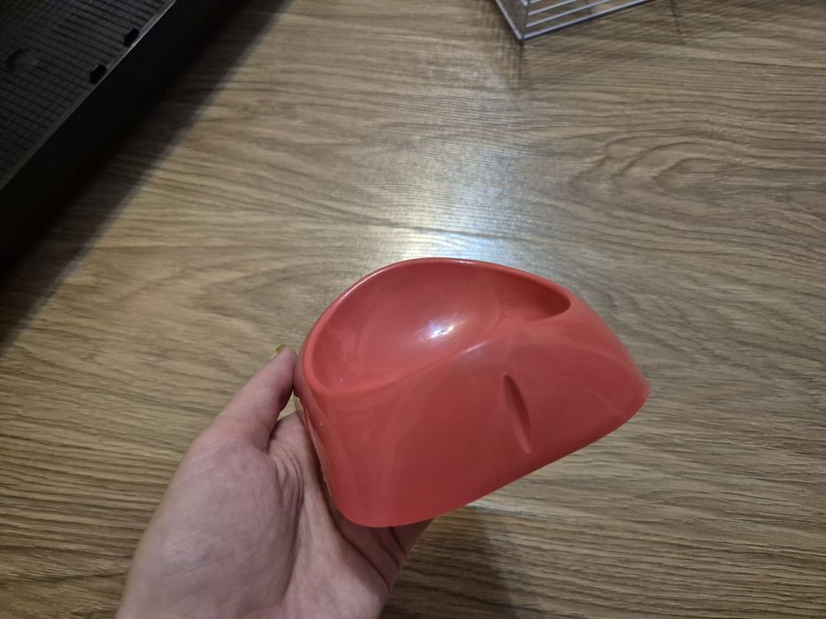 Cusca hamster pitic cu roata si bol