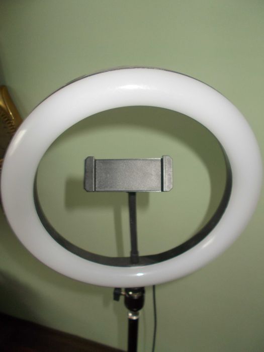 LED лампа със стойка