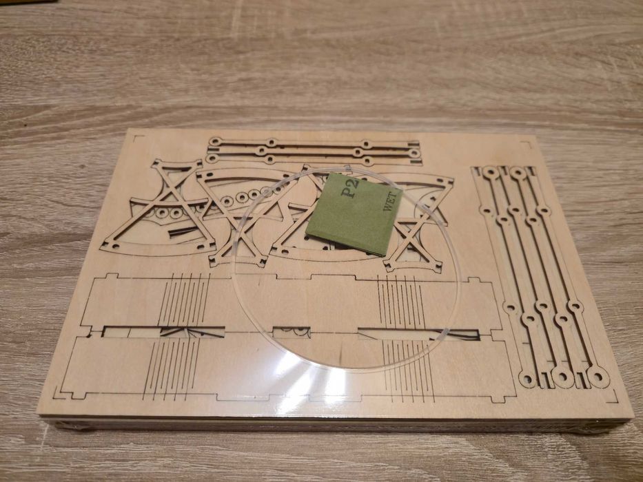 Puzzle 3D din lemn Roata Ferris tip cutie muzicala, 232 piese - NOU