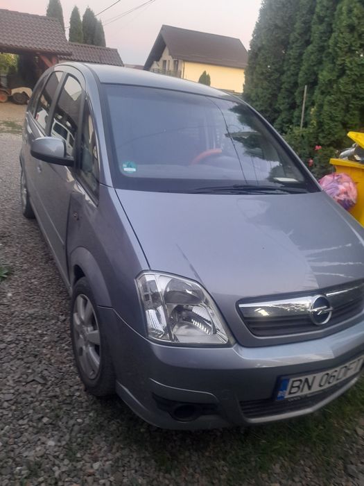 Schimb 2 mașini santa fe jeep 4x4 și opel meriva