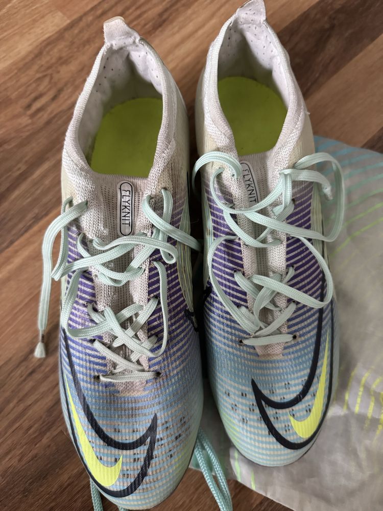 Футболни обувки NIKE 43 номер