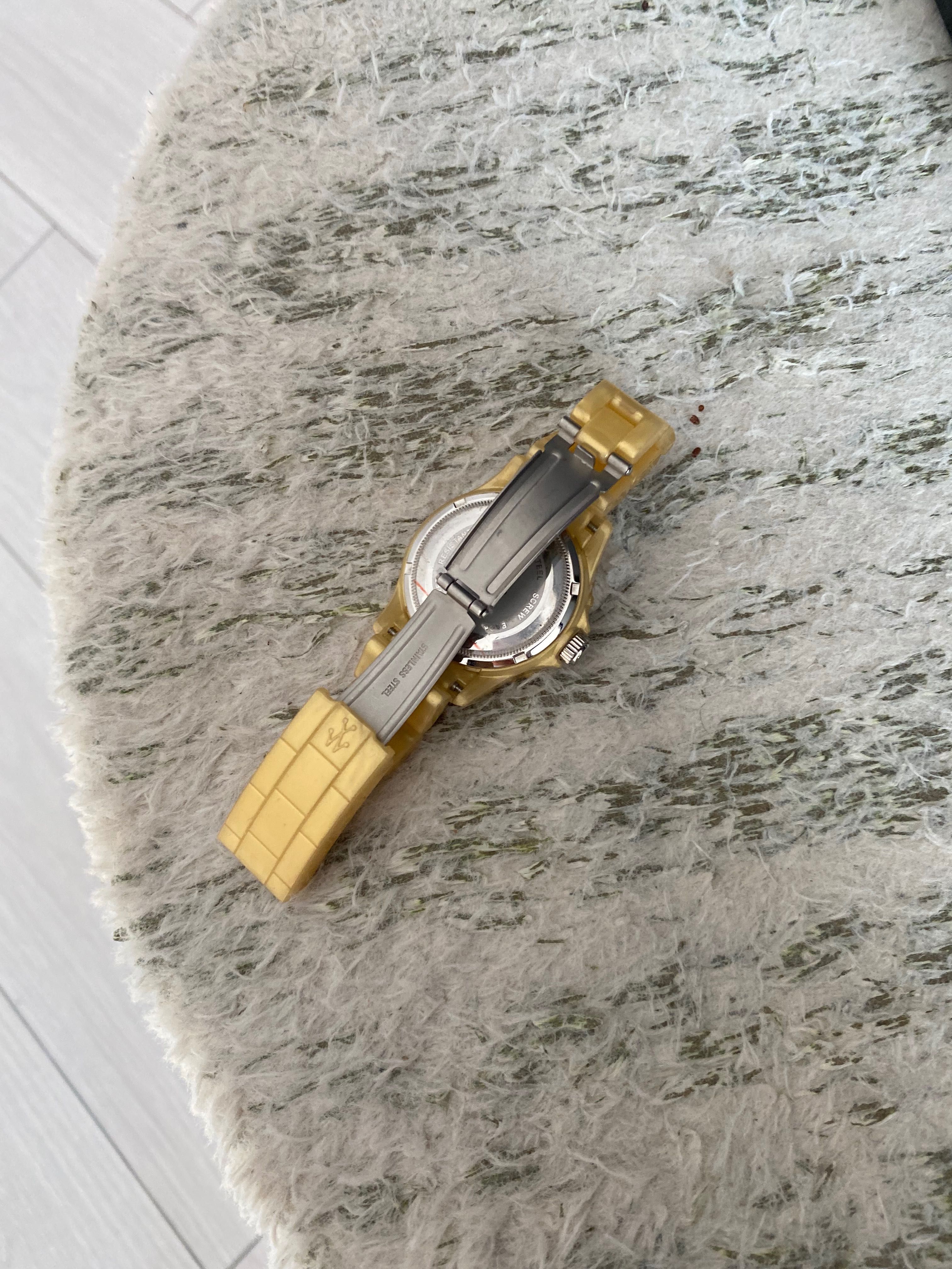 Gold Watch Златен Часовниk