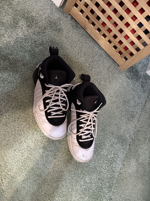 Adidasi Jordan mid