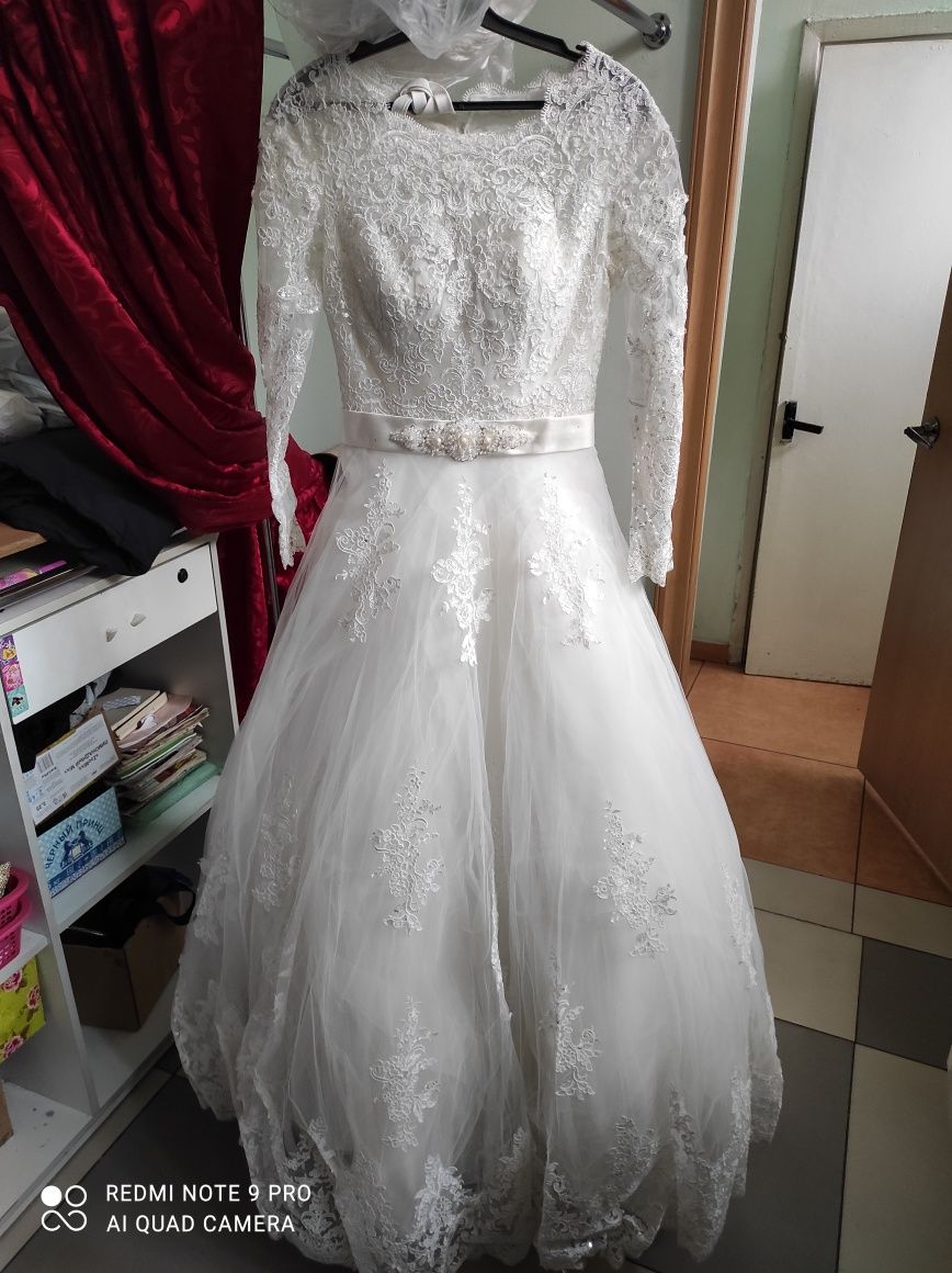 Уникальное Свадебное Платье: Ручная Работа, Срочная Продажа
