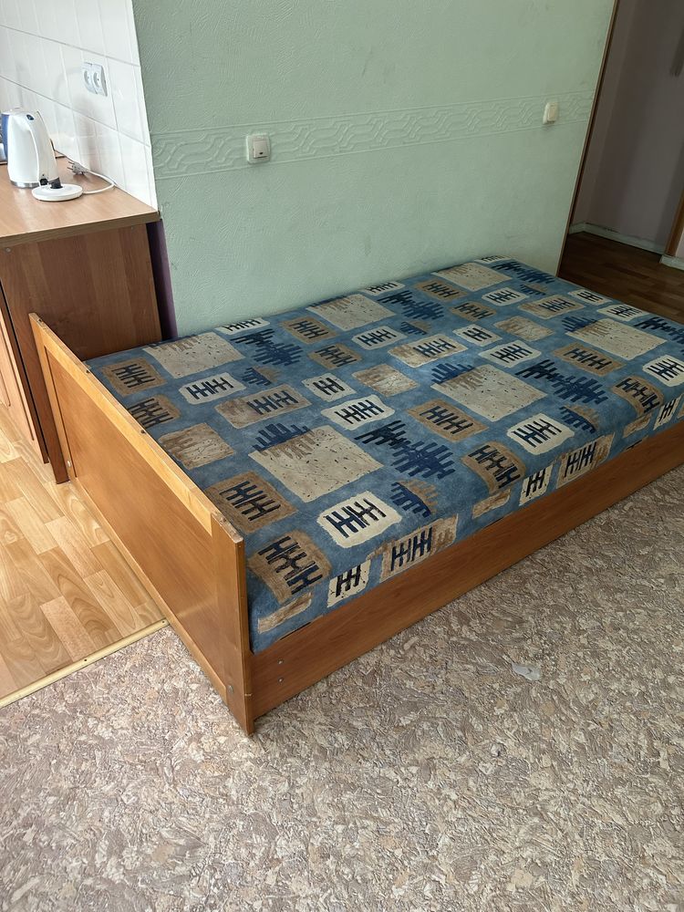 Кровать полуторка