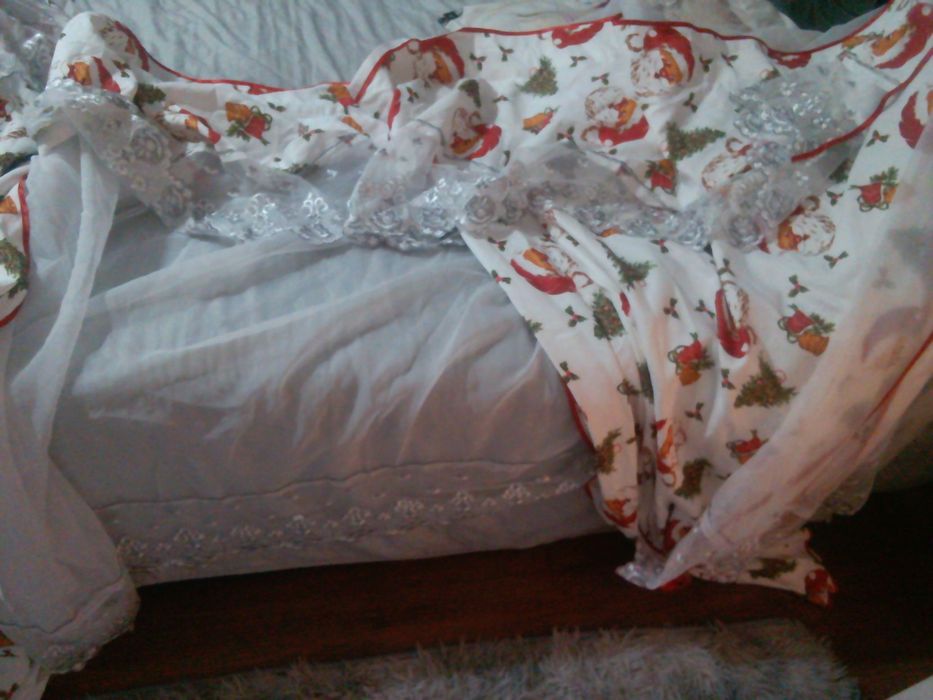 Buna vand perdea cu totul cu draperii prinsa