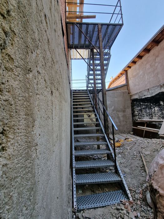 Scari metalice galvanizate