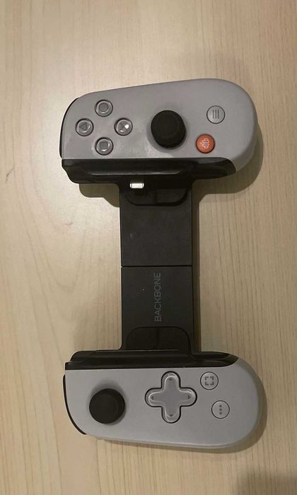 Backbone One за iPhone Lightning – като нов!