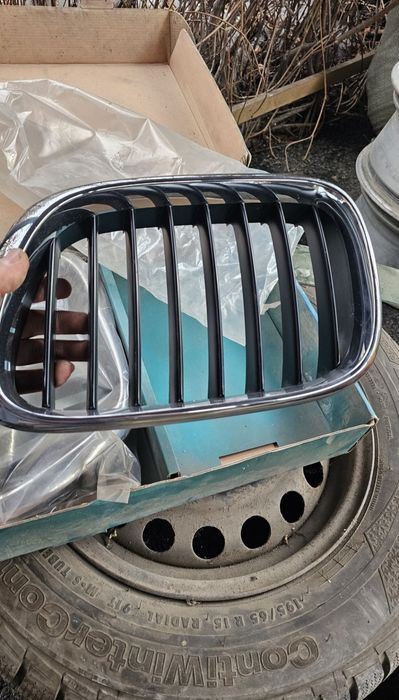 Решетки радиатора БМВ е53 дорест