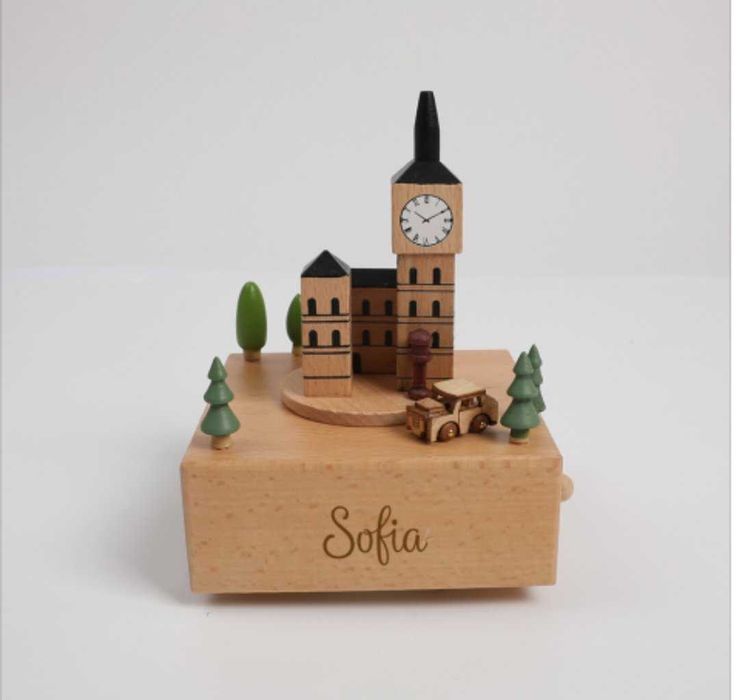 Уникална персонализирана дървена музикална кутия. Идеална за подарък