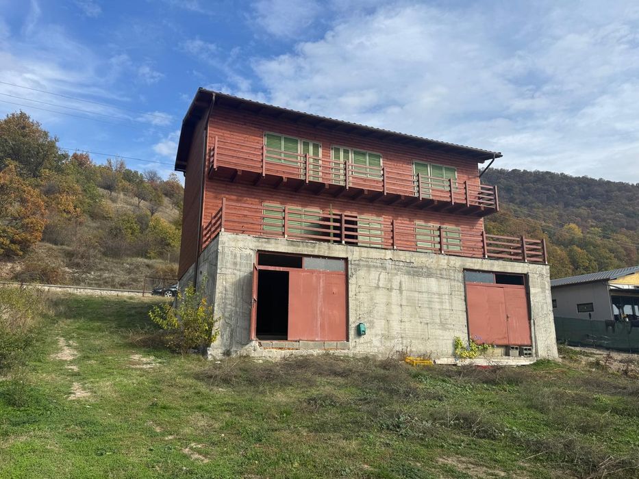Vând Cabana Costrucții Nou