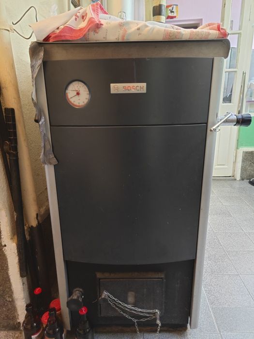 Отоплителен котел на твърдо гориво Bosch Solid 2000 B