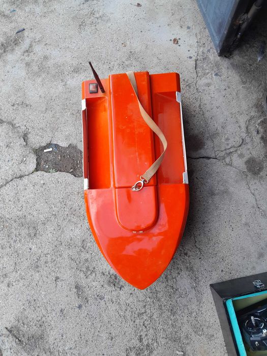 Рибарска лодка за риболов