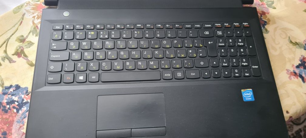 Lenovo notebook sotiladi