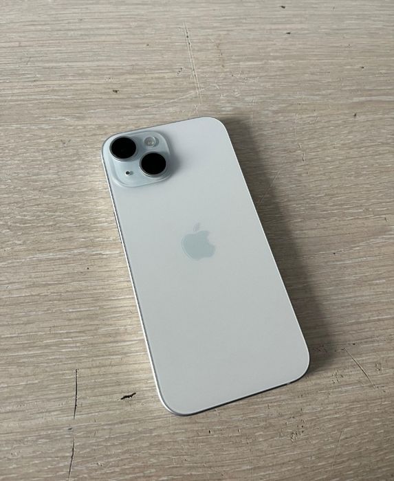 Продам iPhone 15. 128gb