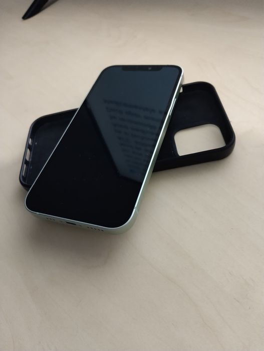 Vand iphone 12 baterie 90%