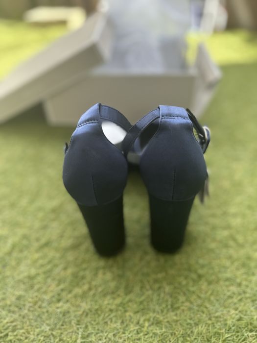 Чисто нови официални обувки на ток Tamaris