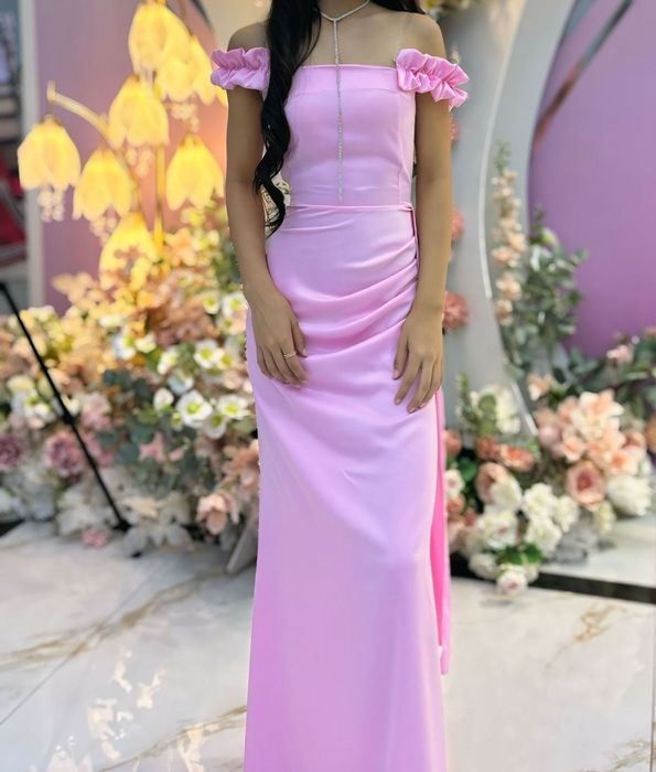 Красивое розовое платье