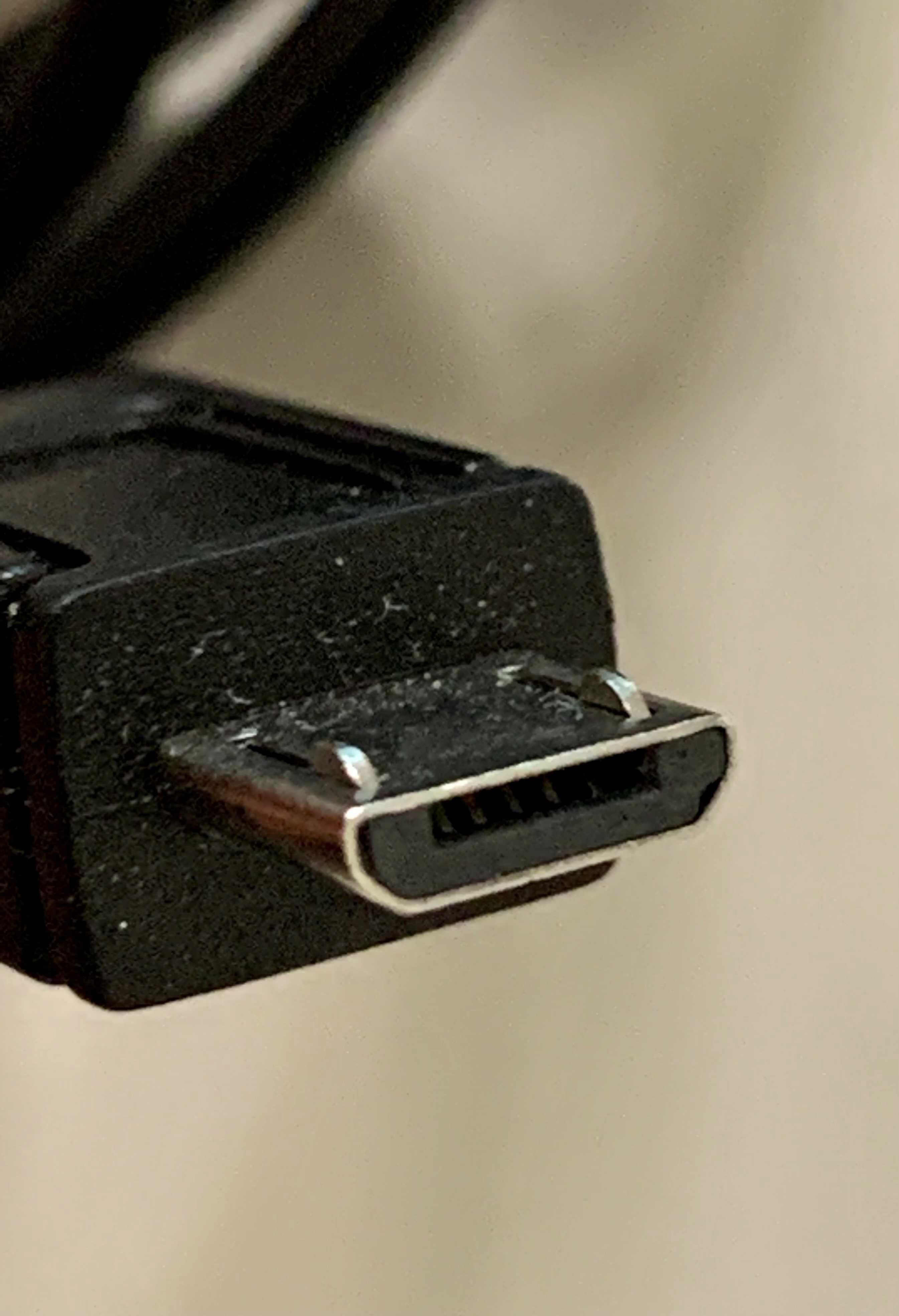 Универсално зарядно Energizer 220V micro USB fixed