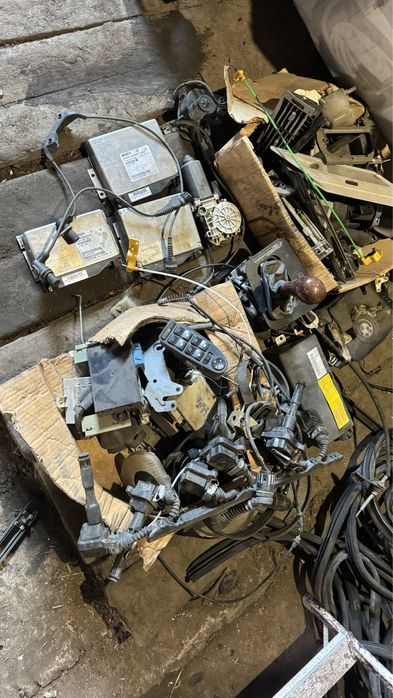 БМВ 728 продам по запчастям