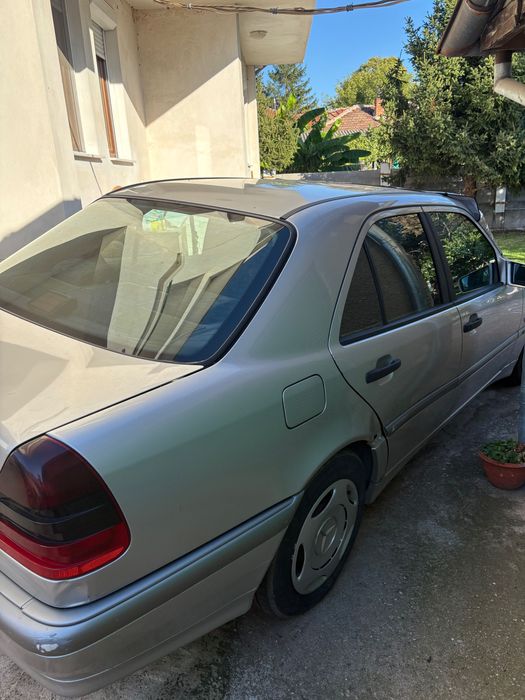 Mercedes-Benz C220