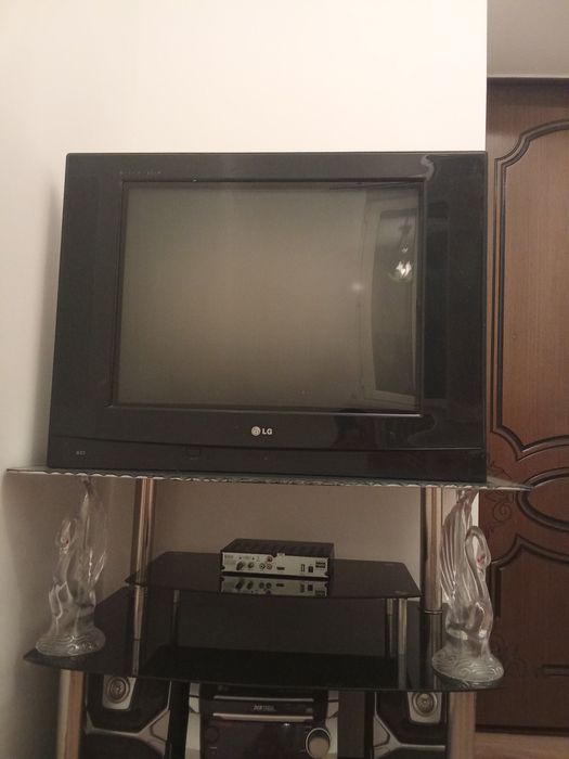 Телевизор лджи сподставкой