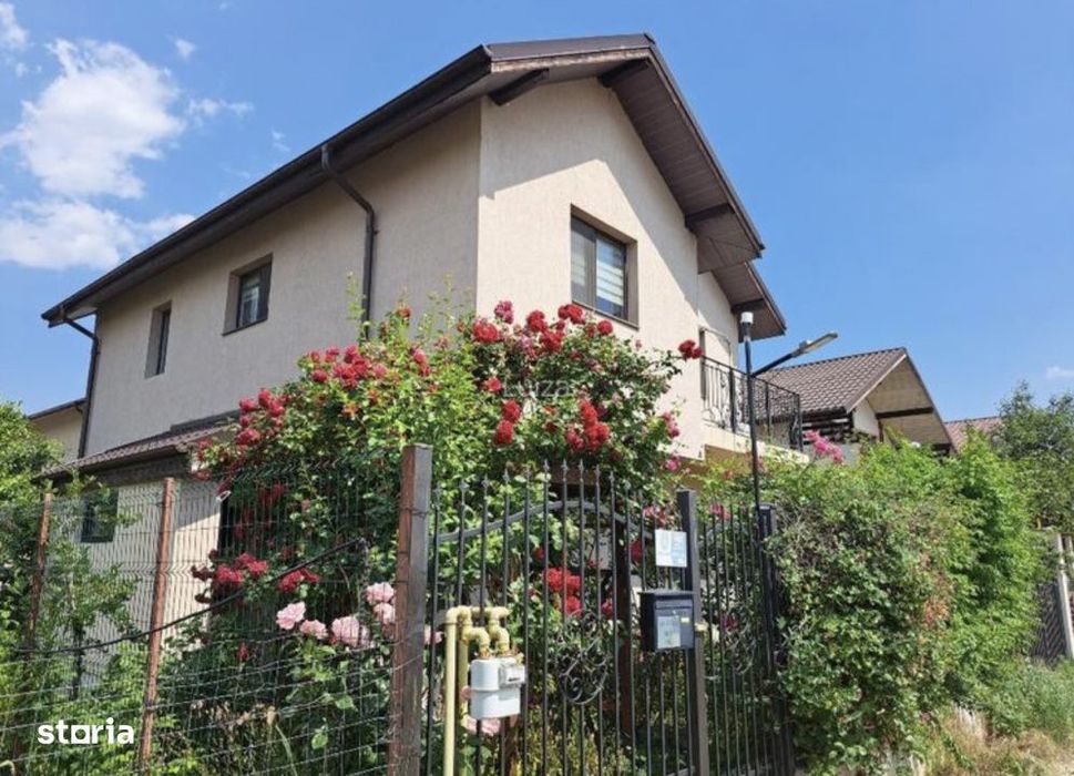 Vila superba cu foisor la  2 minute de Ghencea pe strada Safirului