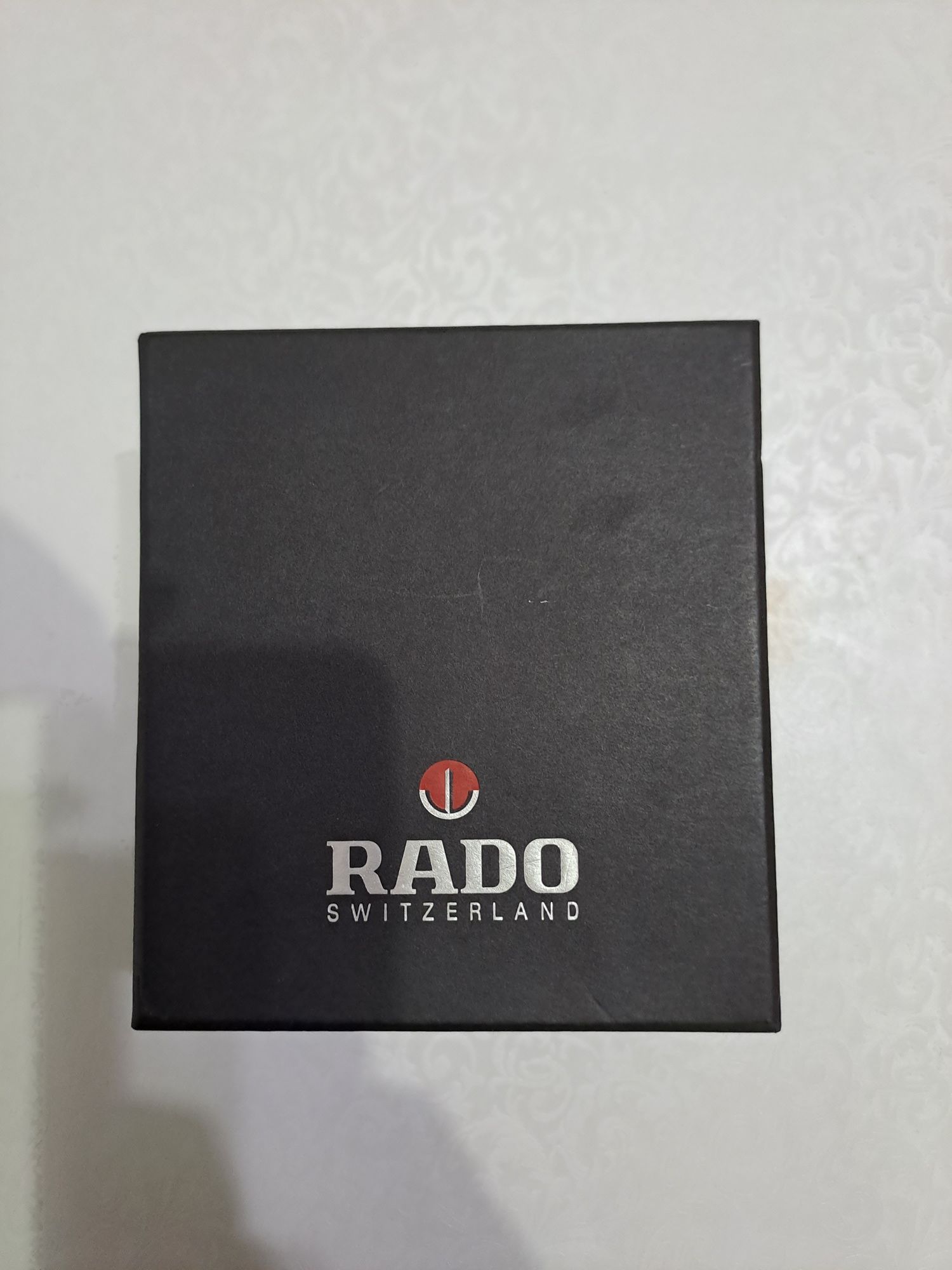 Часы швейцарские "RADO"