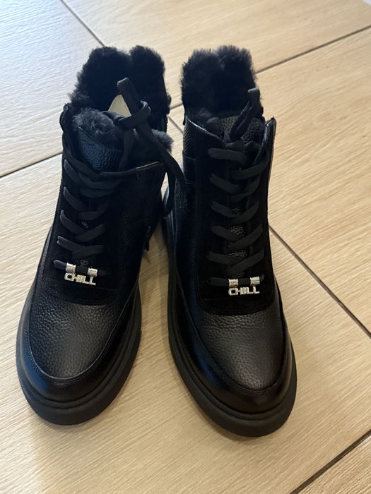 2 пары правой ноги одинаковые новые . Натур зима