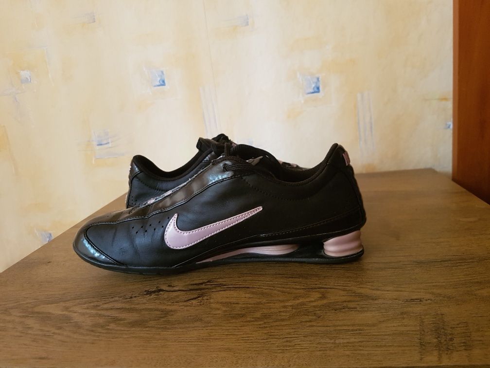 Nike SHOX дамски маратонки 38 номер.