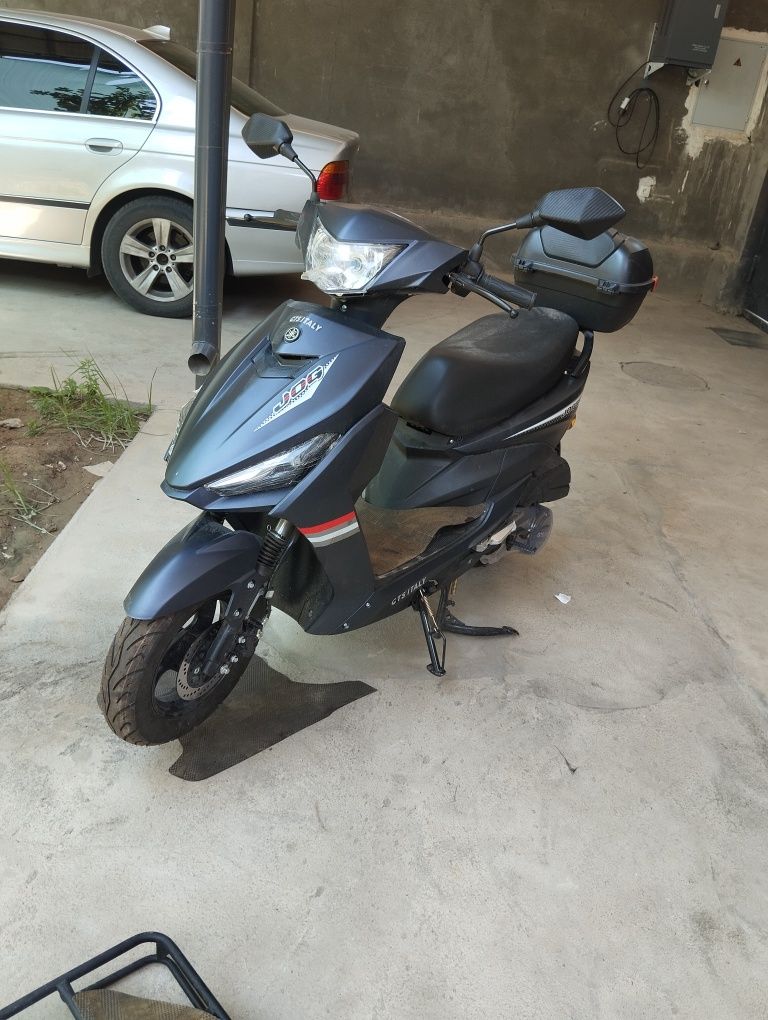 Skuter, moped ijaraga beriladi. Zalog bilan