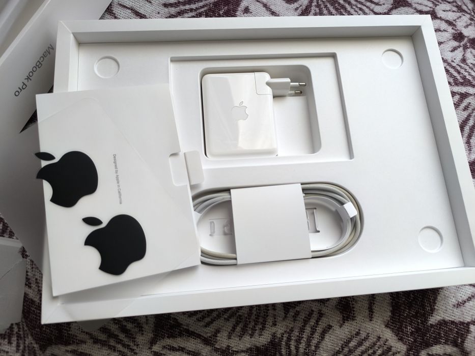 MacBook Pro M1 Pro, 32GB RAM, 512GB SSD