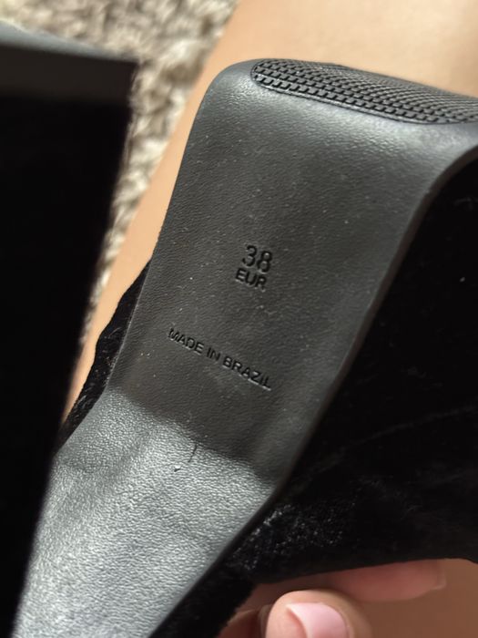 Sandale cu toc din catifea 38